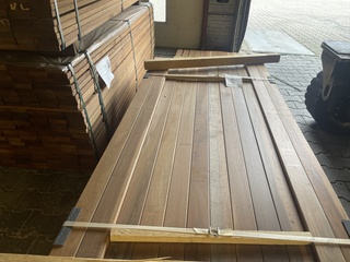 Ca. 195x Ipé Country Grade planken geschaafd, 21x70mm, lengte 46/185cm